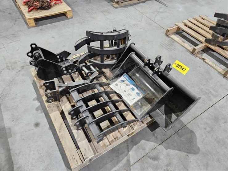 #2547-•-2025-agt-12ex-ata-mini-excavator-attachment-set-image-1