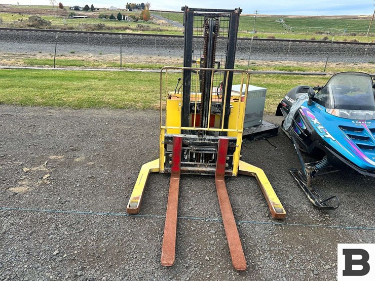 hyster-w30xta-electric-forklift-image-1