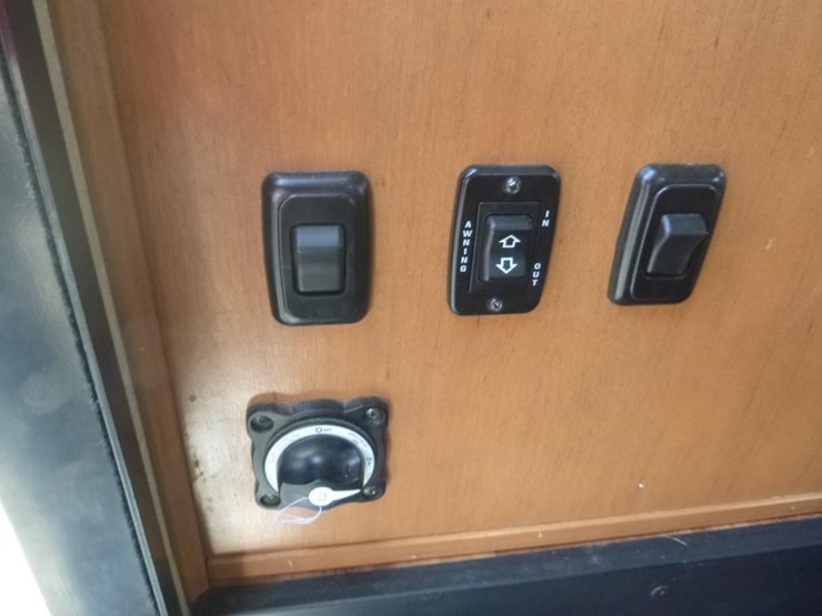 2014-ford-e450-image-43