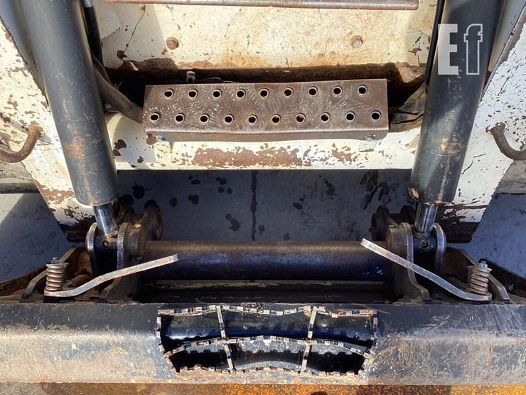 2007-bobcat-t250-image-10