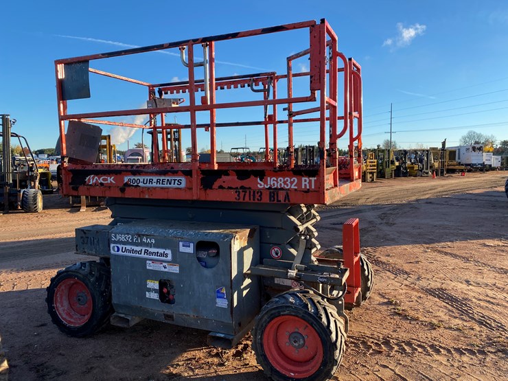 2016-skyjack-sj6832rt-image-25