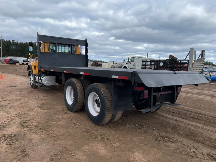 2004-international-7400-image-7