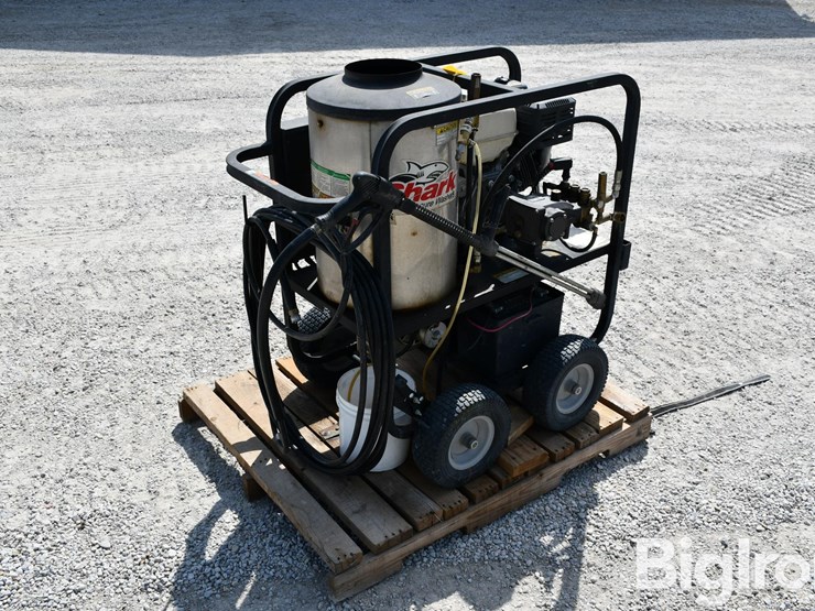 shark-1.110-056.0-portable-power-washer-image-5