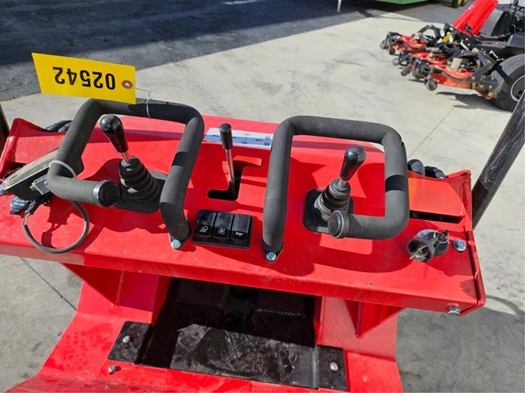 #2542-•-2025-agt-sda-140w-skid-steer-image-19