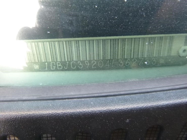 2004-chevrolet-3500-image-18