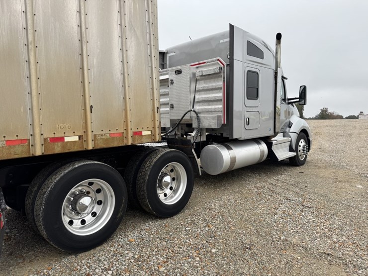 2018-kenworth-t680-image-5