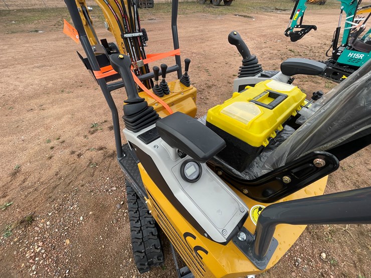 #1695-•-agt-mx12rx-mini-excavator-image-12