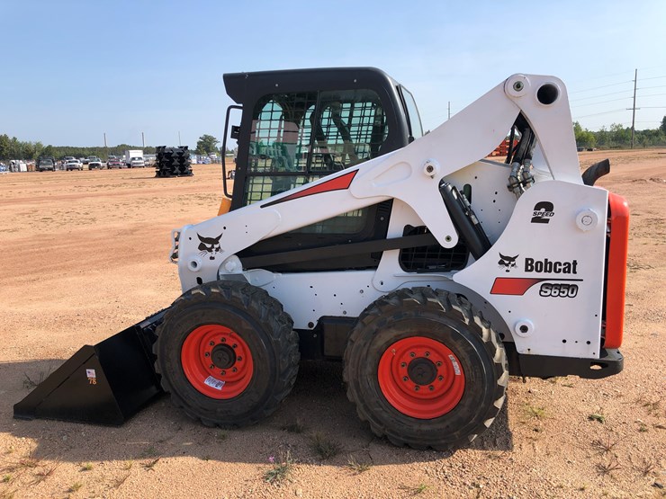 2014-bobcat-s650-image-11