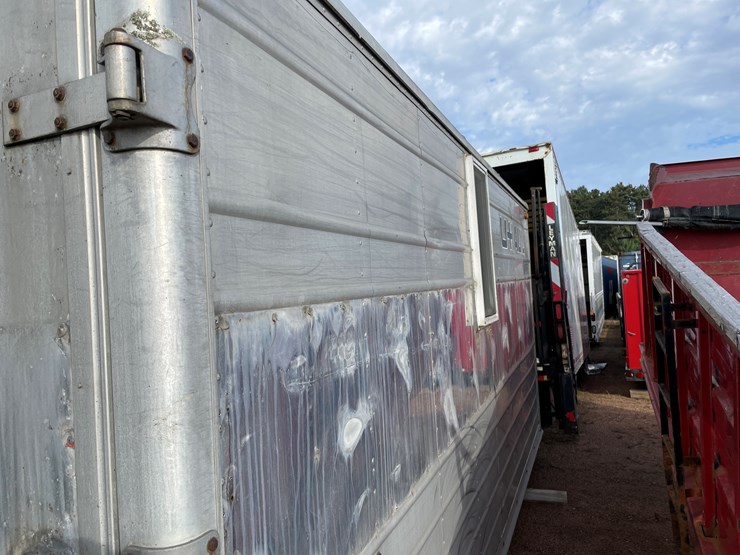 #3199-•-converted-storage-office-box-image-19