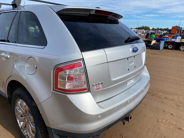 2010-ford-edge-image-23