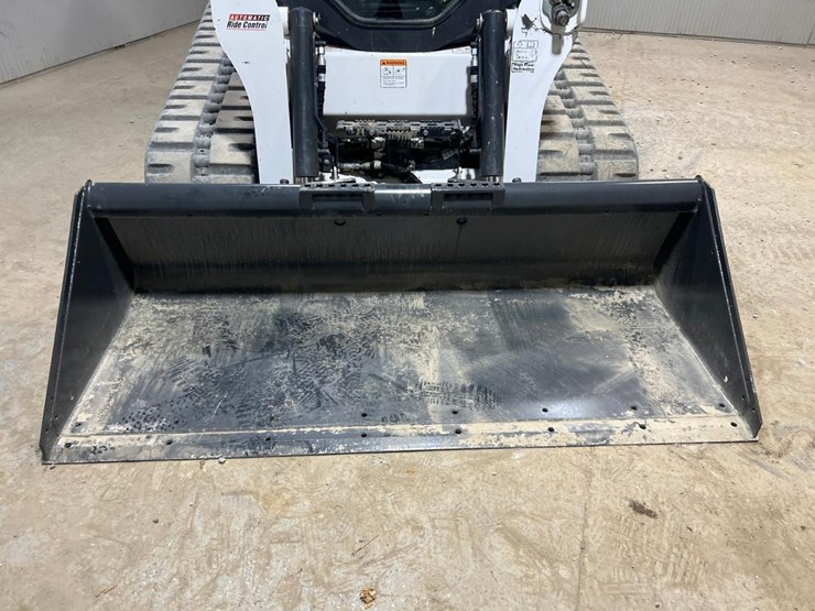 2023-bobcat-t740-image-9
