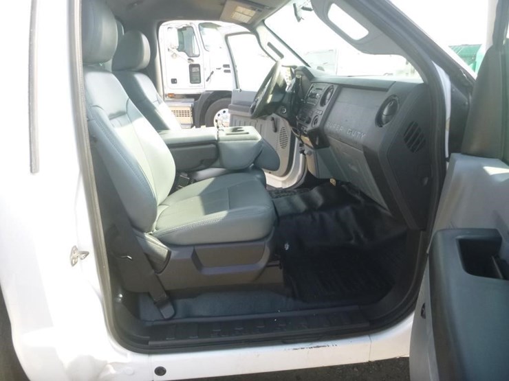 2012-ford-f550-image-10