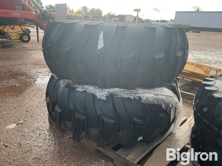 titan-industrial-tractor-lug-17.5l-24-tractor-tires-image-7