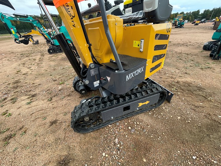 #1695-•-agt-mx12rx-mini-excavator-image-9