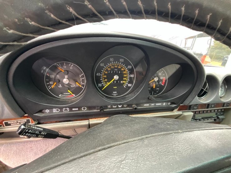 1987-mercedes-560sl-(at,-2-door,-v8,-miles-image-18