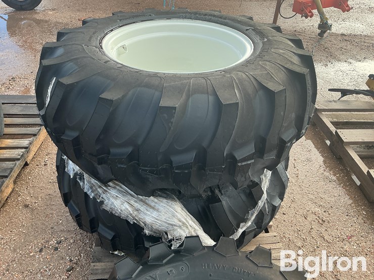 titan-industrial-tractor-lug-17.5l-24-tractor-tires-image-6