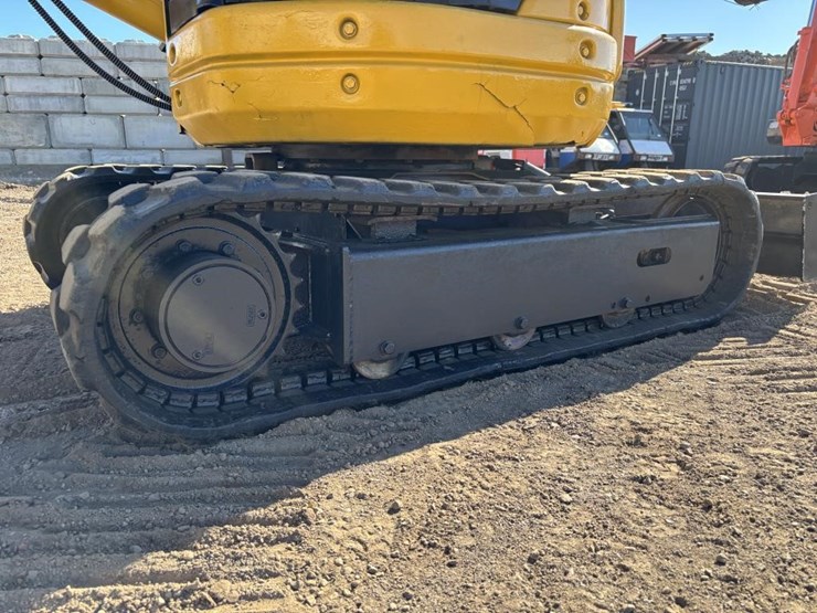 komatsu-pc12uu-2-image-13