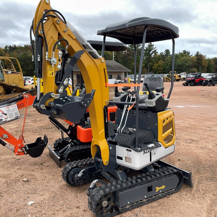 #1788 • AGT XZ20R Mini Excavator