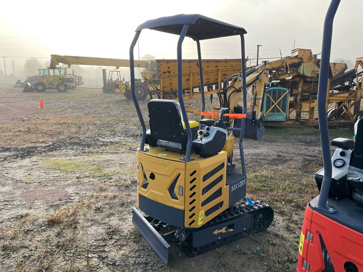 #1691-•-agt-mx12rx-mini-excavator-image-5