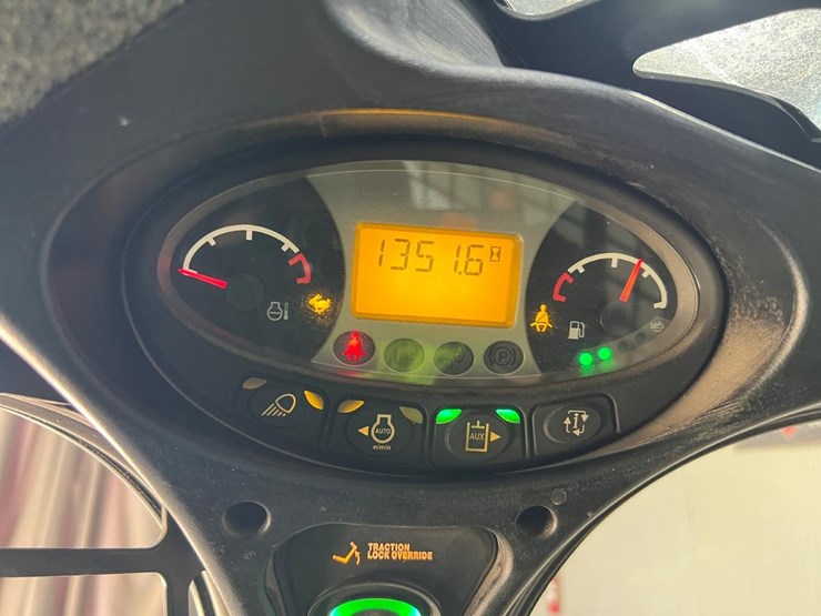 2023-bobcat-t770-image-22