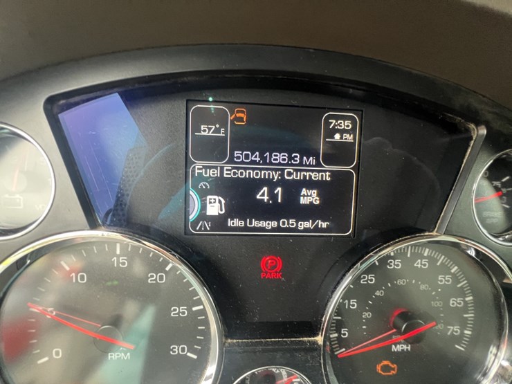 2016-kenworth-t880-image-19