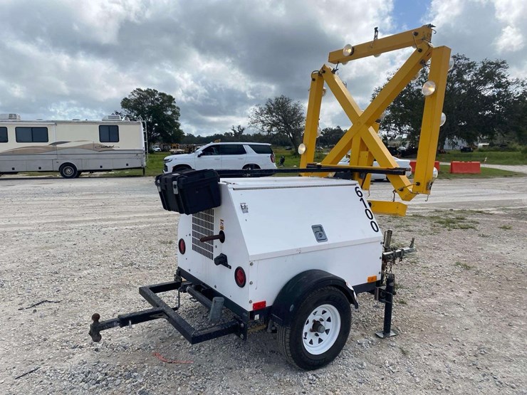 2013-magnum-power-mlg08-towable-runway-closure-marker-light-tower-image-3