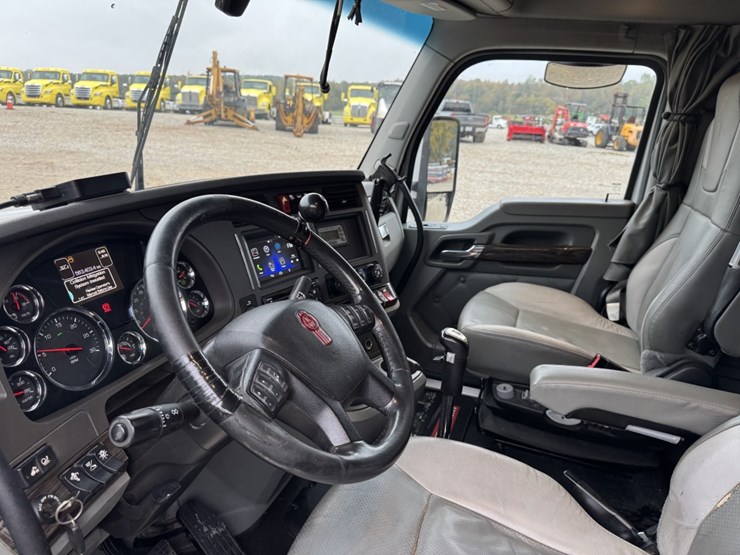 2018-kenworth-t680-image-10