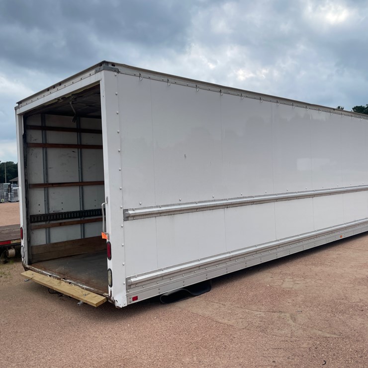 #3326 • 26’6” Van Box
