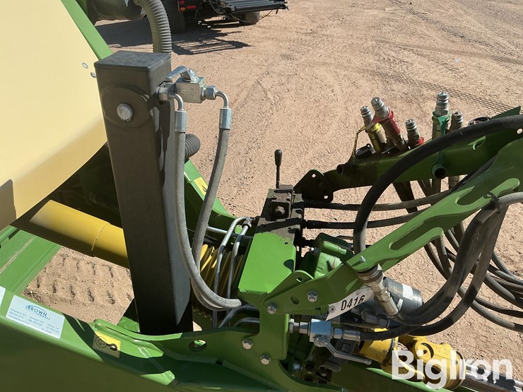 2018-krone-big-pack-4x4-big-square-baler-image-15