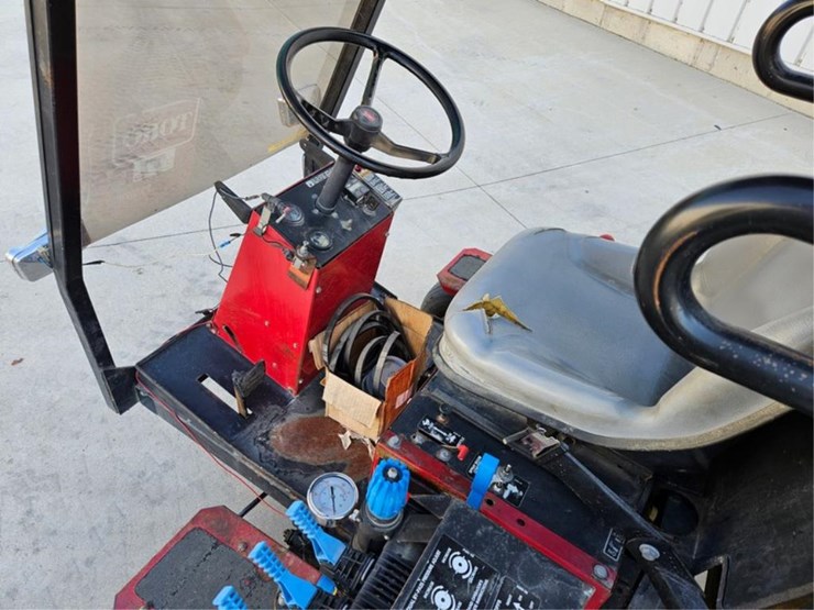 #2525-•-toro-1100-sprayer-image-26