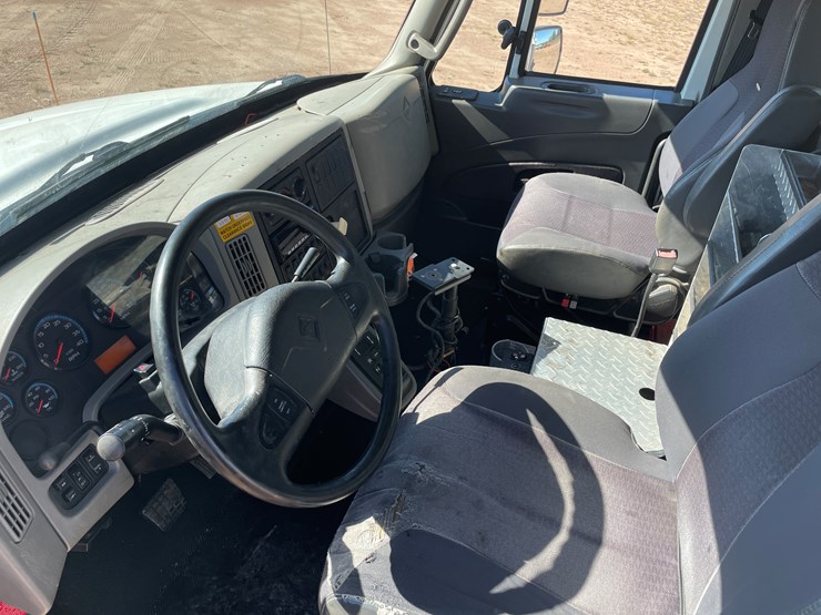 2012-international-durastar-4400-image-11