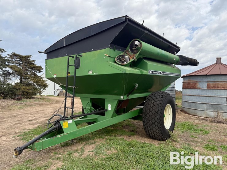 unverferth-gc-7000-grain-cart-image-1