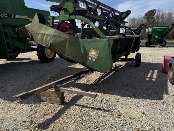 john-deere-216-image-1
