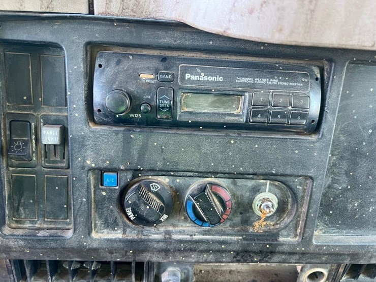 1996-international-4700-image-26