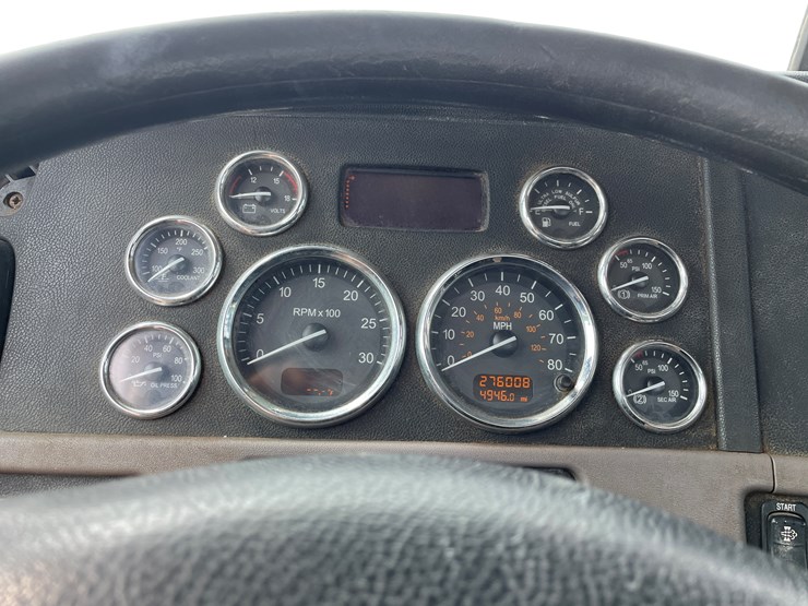2011-peterbilt-365-image-74