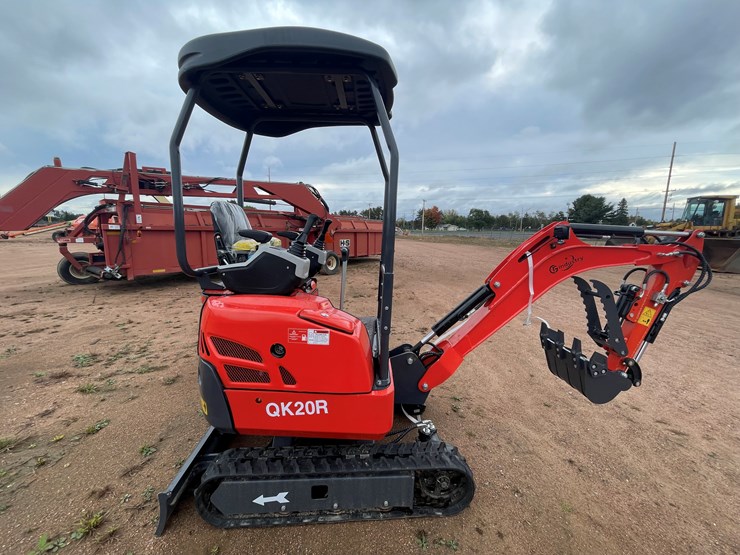 #1789-•-agt-qk20r-mini-excavator-image-4