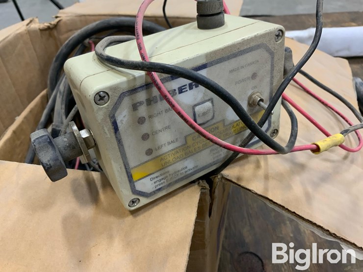 new-holland-phiber-ac3105-bale-accumulator-w/monitor-image-17