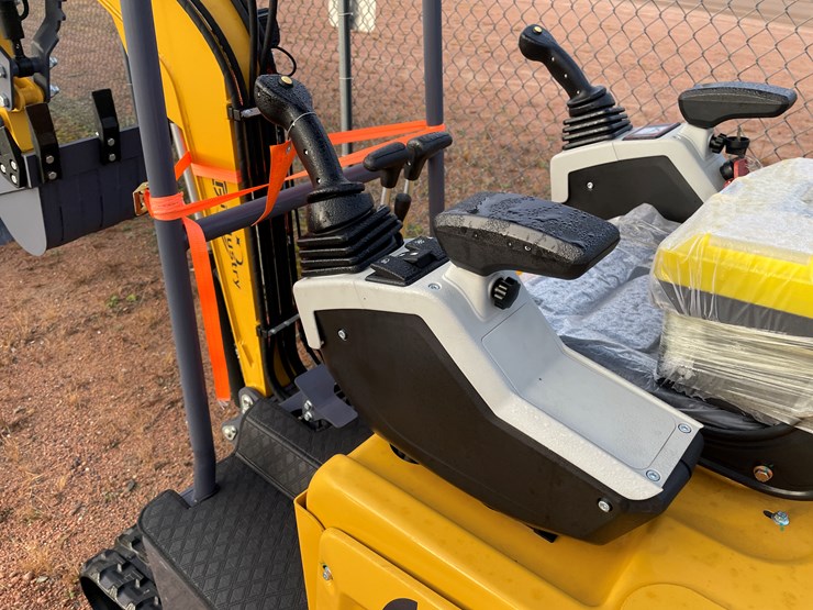 #1793-•-agt-mx20r-mini-excavator-image-21