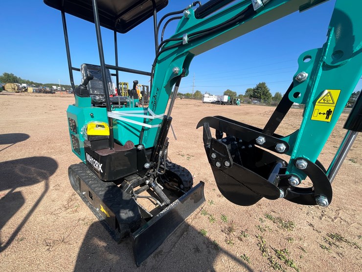 #1699-•-agt-mh12rx-mini-excavator-image-35