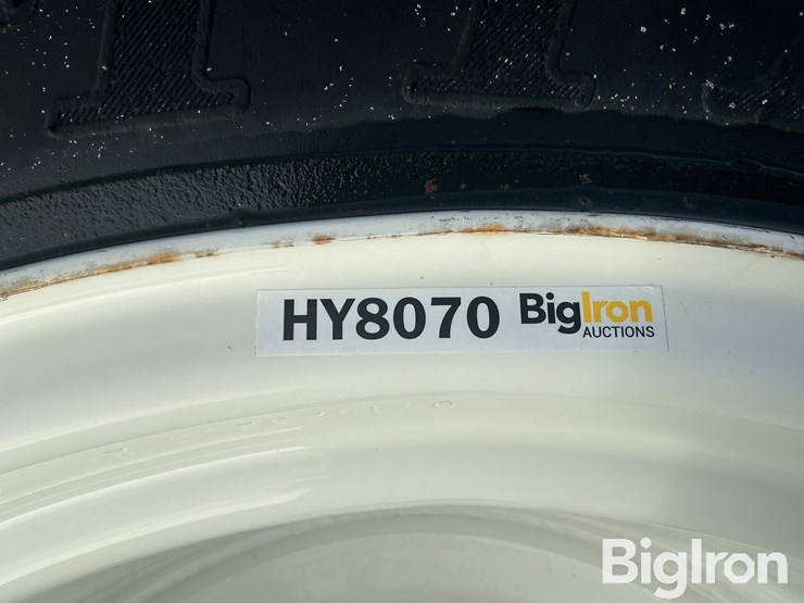 titan-industrial-tractor-lug-17.5l-24-tractor-tires-image-16