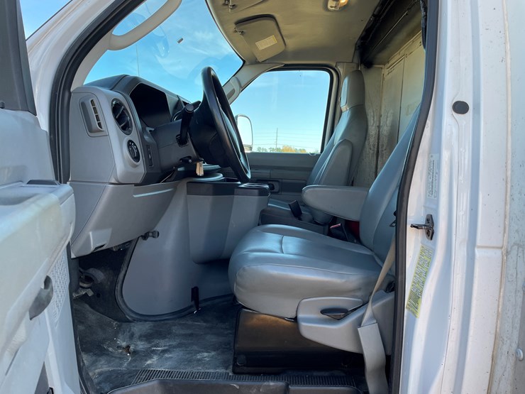 2018-ford-e450-image-34