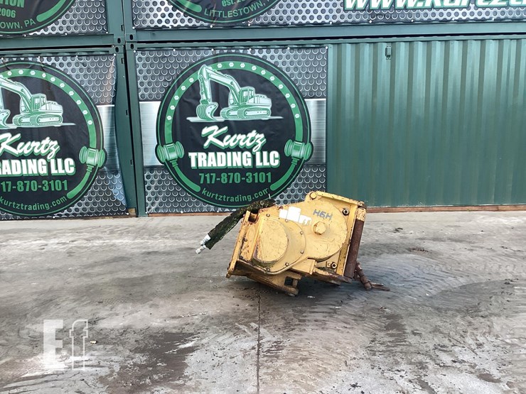 2011-deere-750j-image-1