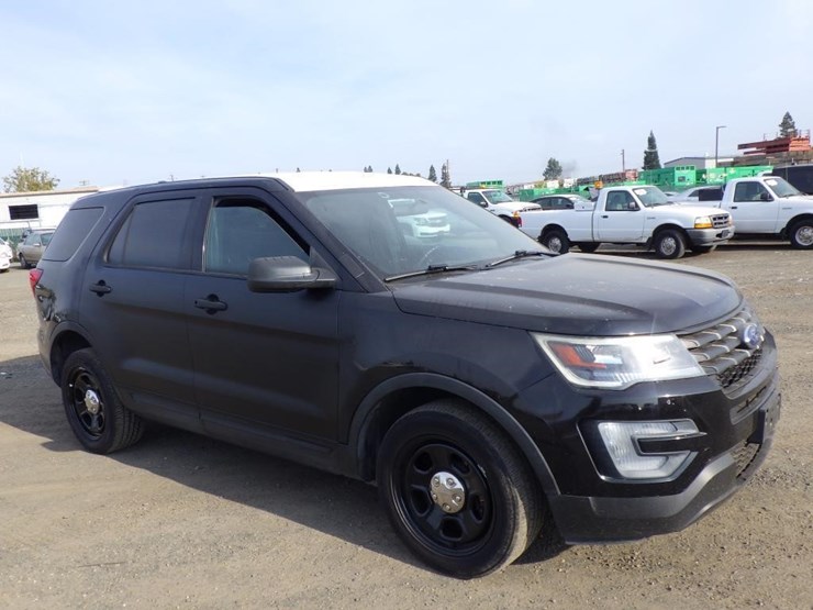 2019-ford-explorer-image-2