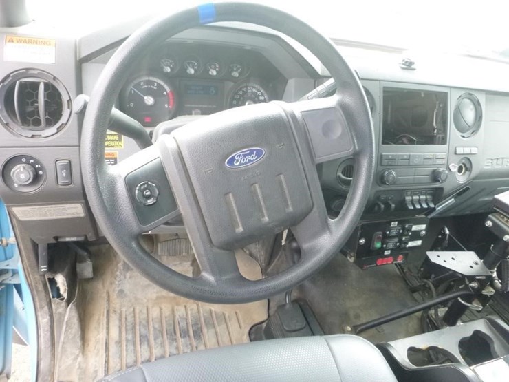 2015-ford-f550-image-23