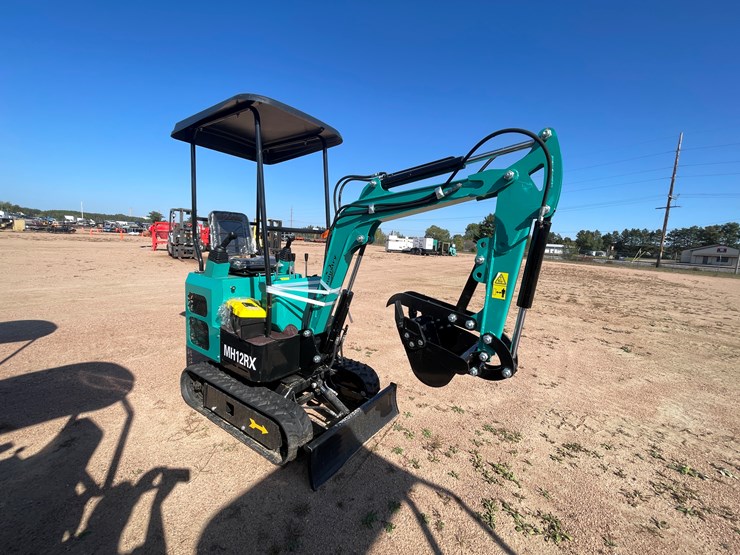 #1699-•-agt-mh12rx-mini-excavator-image-3