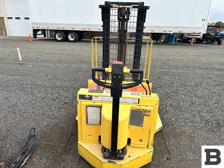 hyster-w30xta-electric-forklift-image-10