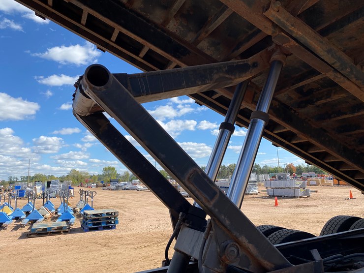 2003-international-7400-image-66