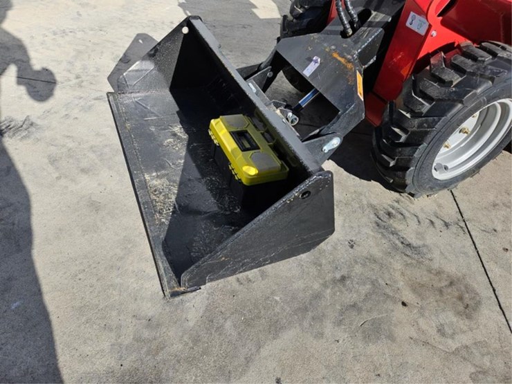 #2542-•-2025-agt-sda-140w-skid-steer-image-9