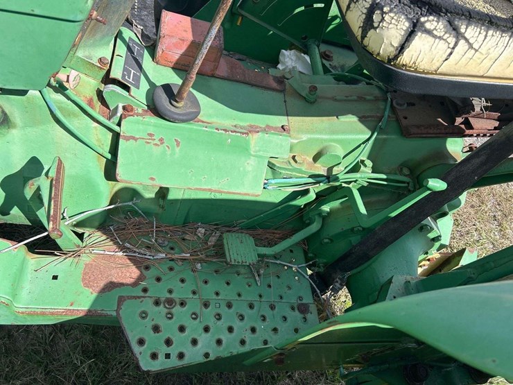 john-deere-2040-image-13