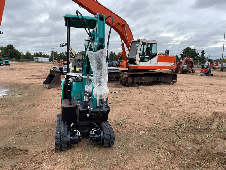 #1787-•-agt-qh12r-mini-excavator-image-2